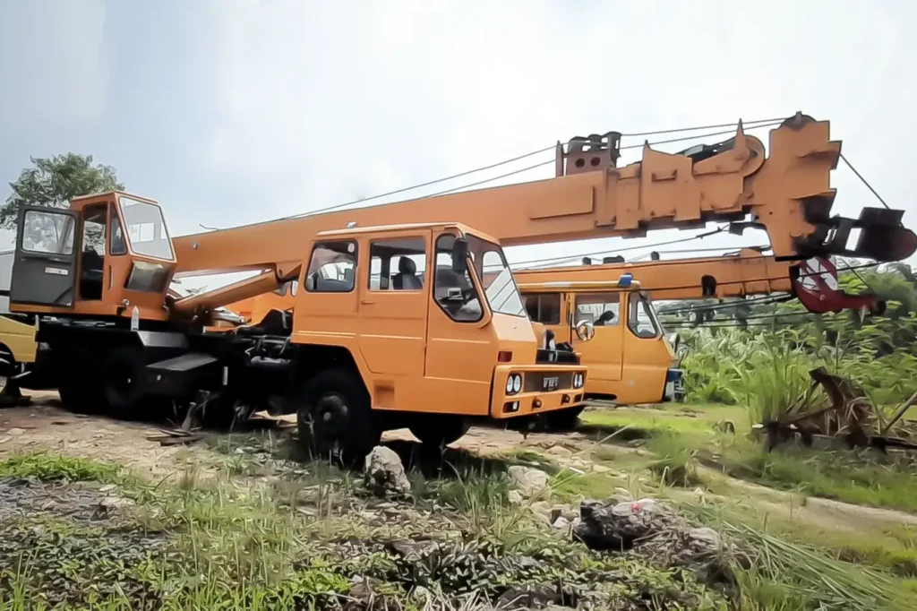 Crane 20 Ton Panjang Bom 31 m