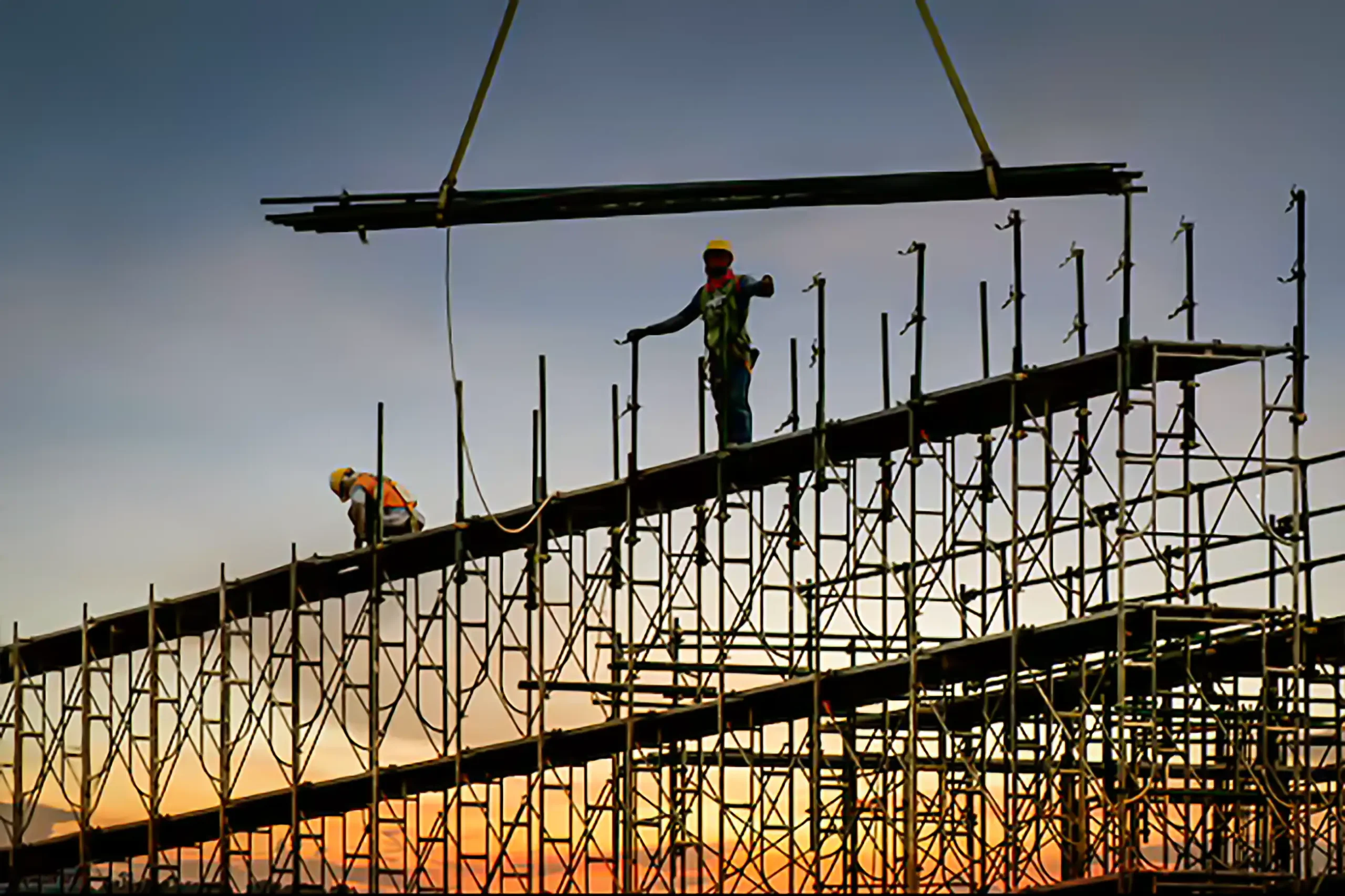 Sewa Crane untuk Pemasangan Struktur Baja, Panduan & Estimasi Biaya
