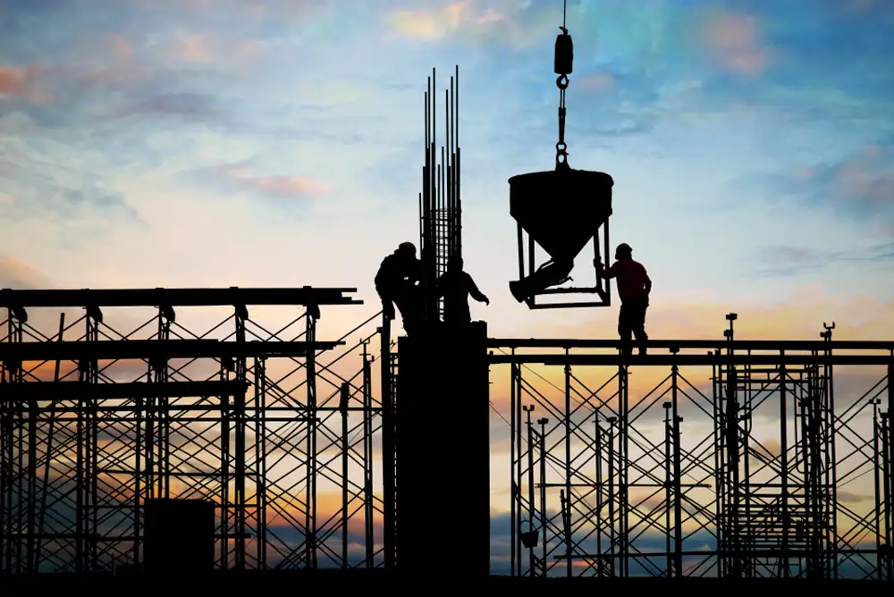 Prosedur Aman Pemasangan Struktur Baja Menggunakan Crane