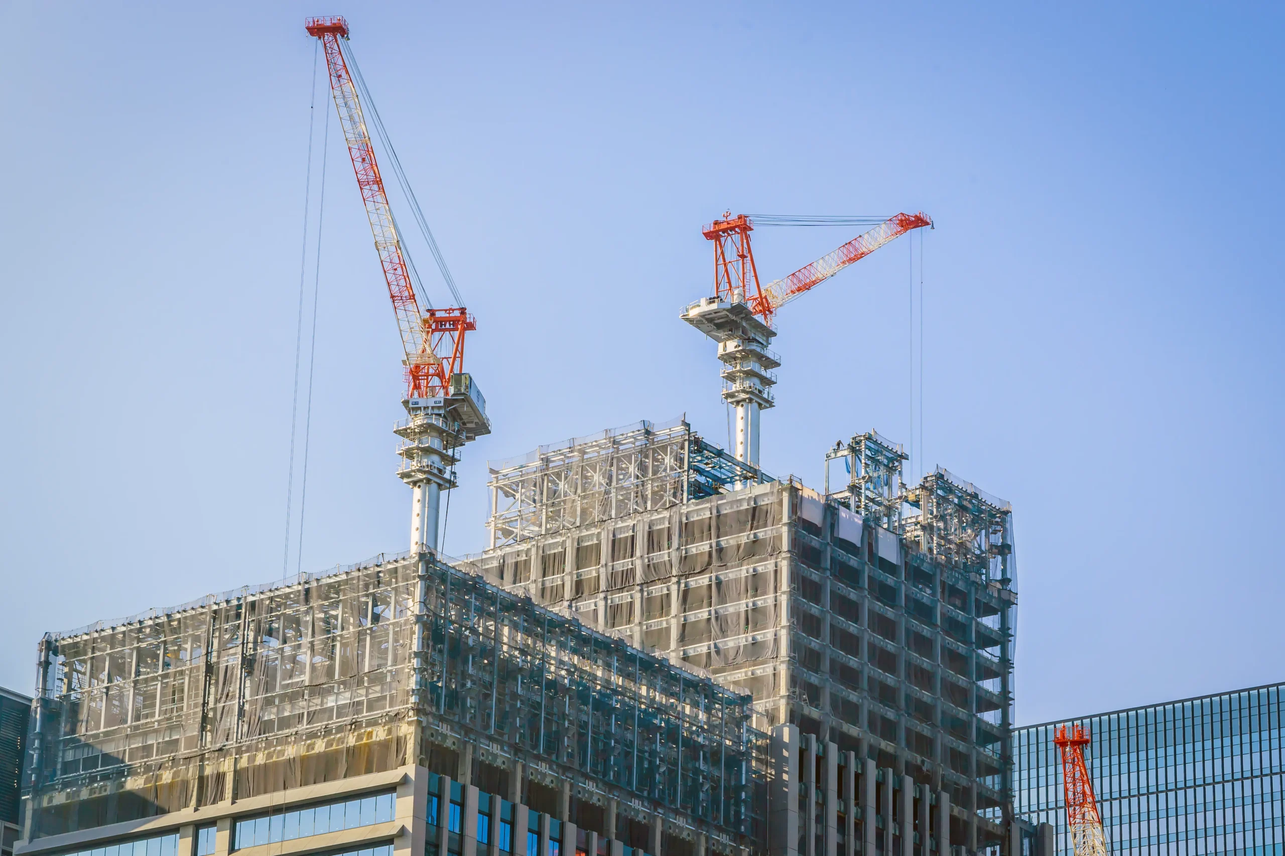 Tips Memilih Jasa Sewa Crane untuk Proyek Gedung Bertingkat